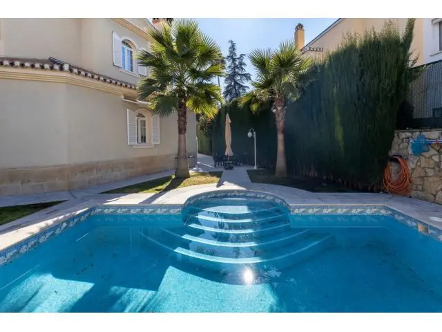 Chalet en Granada Capital 5 dormitorios Piscina Gran Garaje