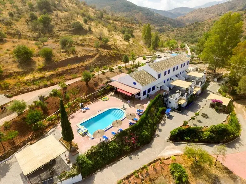 Finca con 8 Apartamentos Hotel Rural en Guaro Málaga