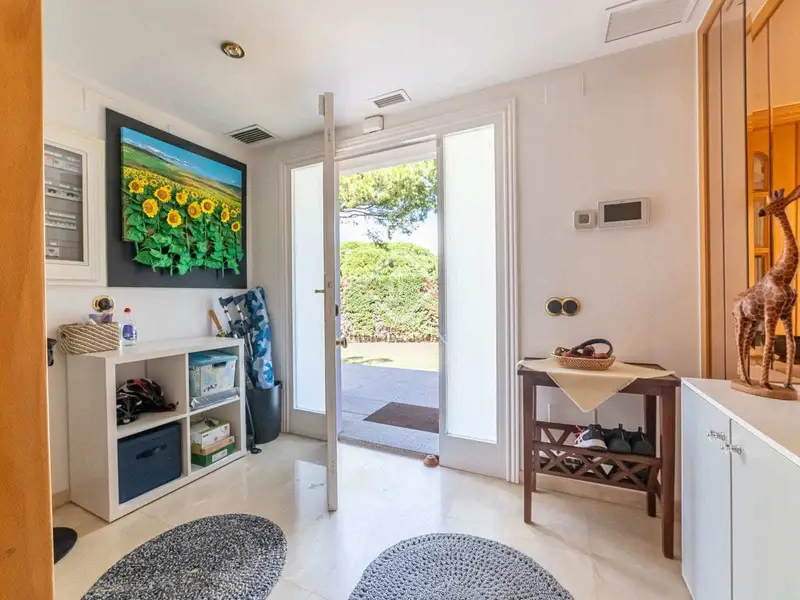 Chalet en Gavà Mar con Piscina y Jardín