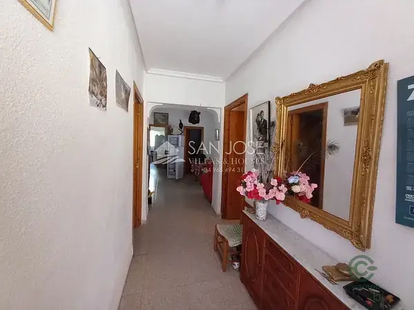 Casa en Casas del Se	ñor con terreno, piscina y jardín