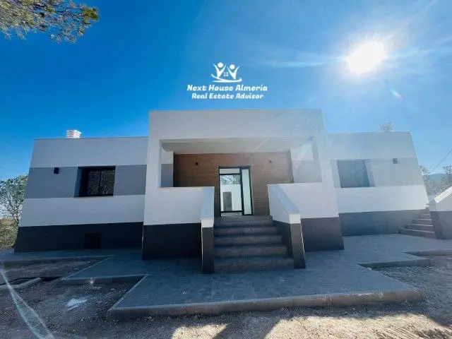 Chalet en Venta en Lorca Murcia Villa de Lujo con Piscina y Garaje
