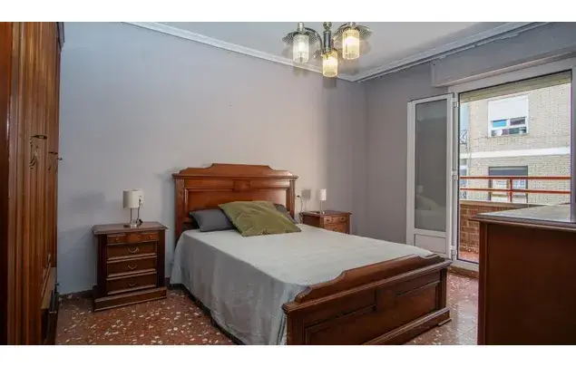 Alquiler Apartamento 4 Dormitorios 105m² Elda