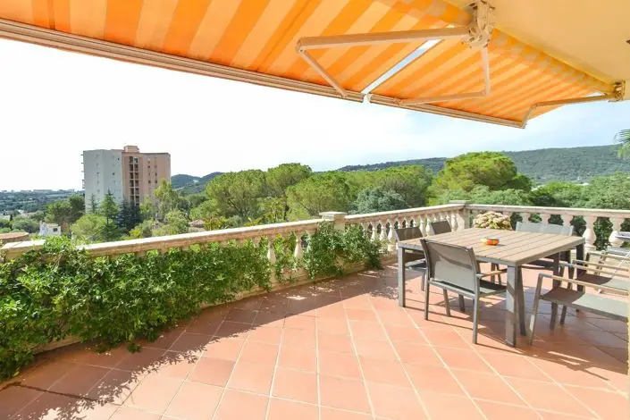 Villa 5 Dormitorios en Venta
