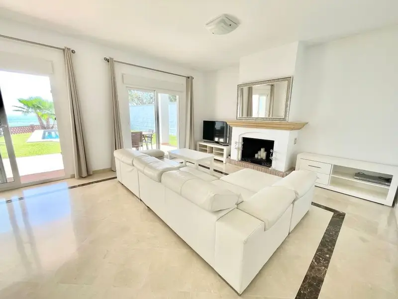 Villa en Mijas Costa 4 Dormitorios 4 Baños Piscina Privada Vistas al Mar