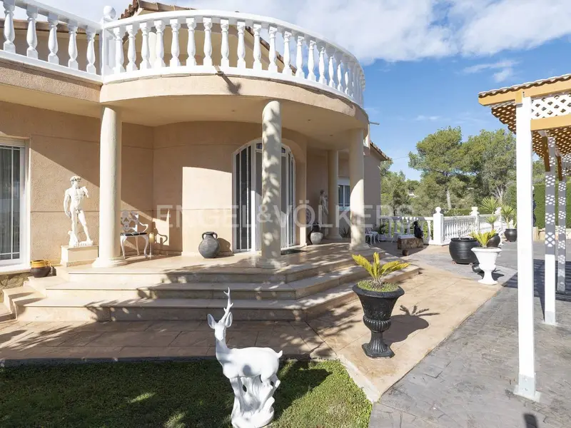 Chalet en Venta en Olivella Barcelona con Vistas Impresionantes