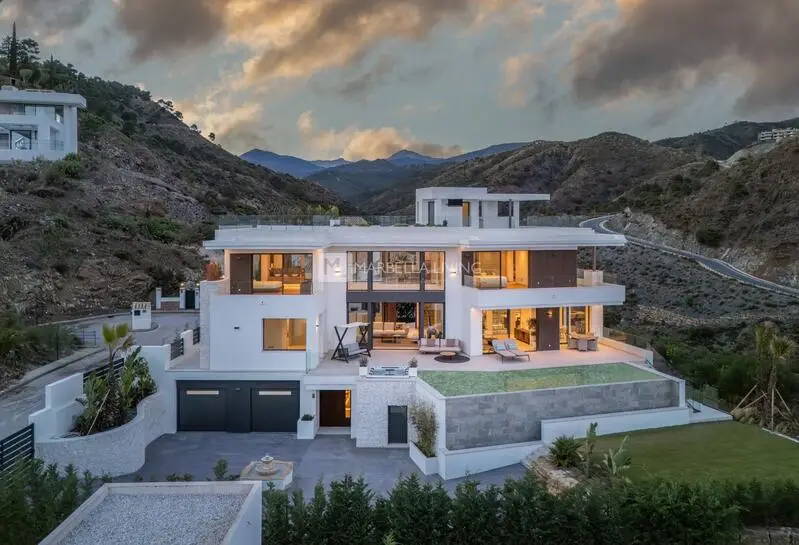 Villa de 6 Dormitorios en Venta Benahavis Malaga