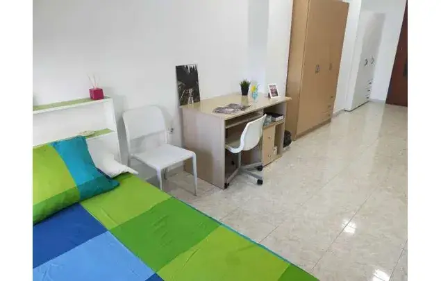 Estudio en Granada 12m2 con Aire Acondicionado y Ascensor