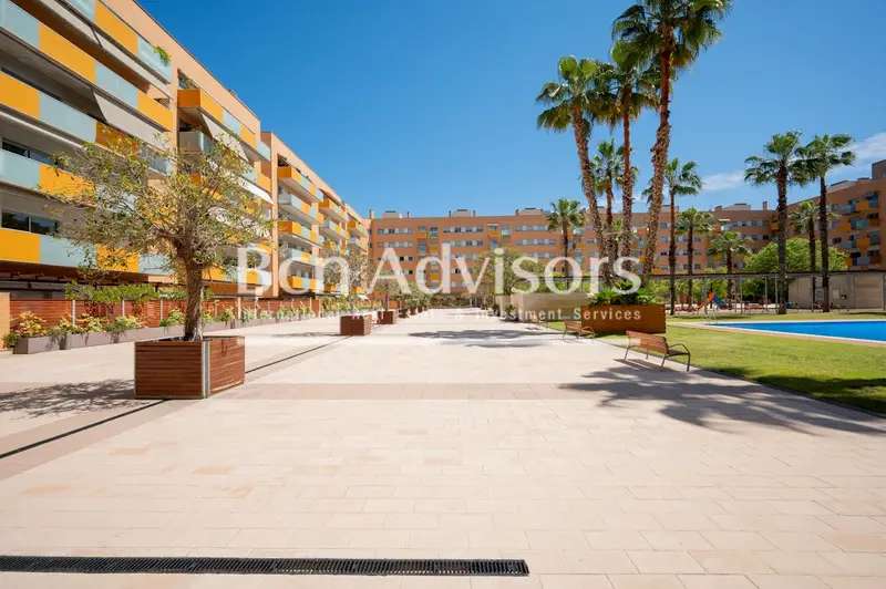 Piso en Vila Olimpica con Terraza Jardin y Piscina