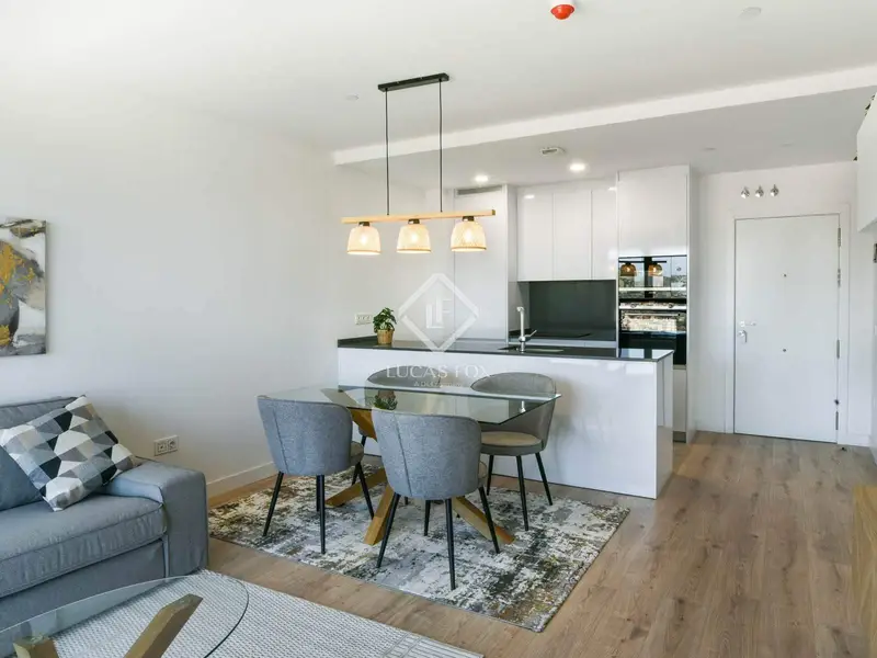 Apartamento en Málaga con Vistas Panorámicas y Completas Zonas Comunes