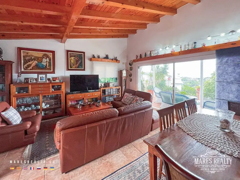 Chalet con Vistas al Mar Piscina y Jardin en Lloret de Mar