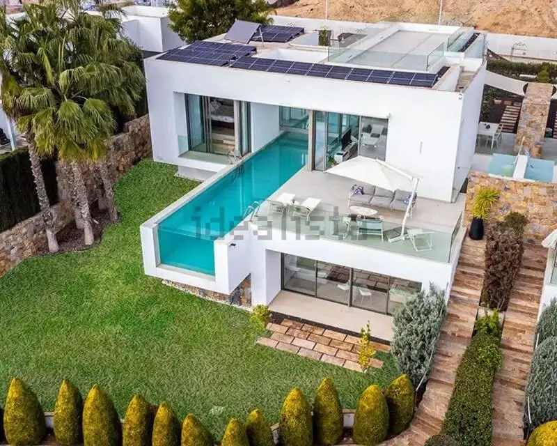 Villa de Lujo en Las Colinas Golf  Acceso Directo al Campo
