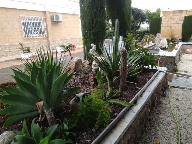 Chalet en Elche con 5 habitaciones 3 banos Jardin Piscina Garaje