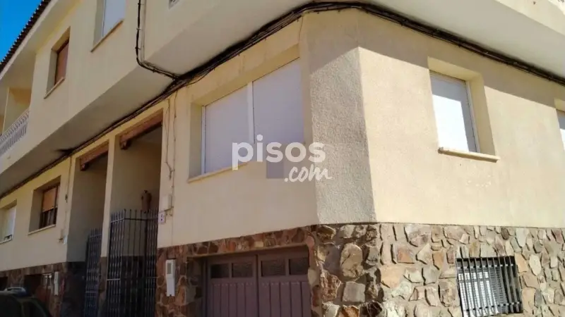 Casa adosada en venta en Consuegra