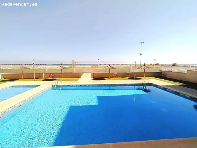 Magnífico Piso Primera Línea de Playa Cunit Vistas al Mar