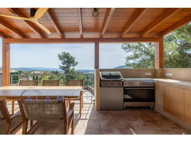 Casa con Piscina Privada en Palafolls
