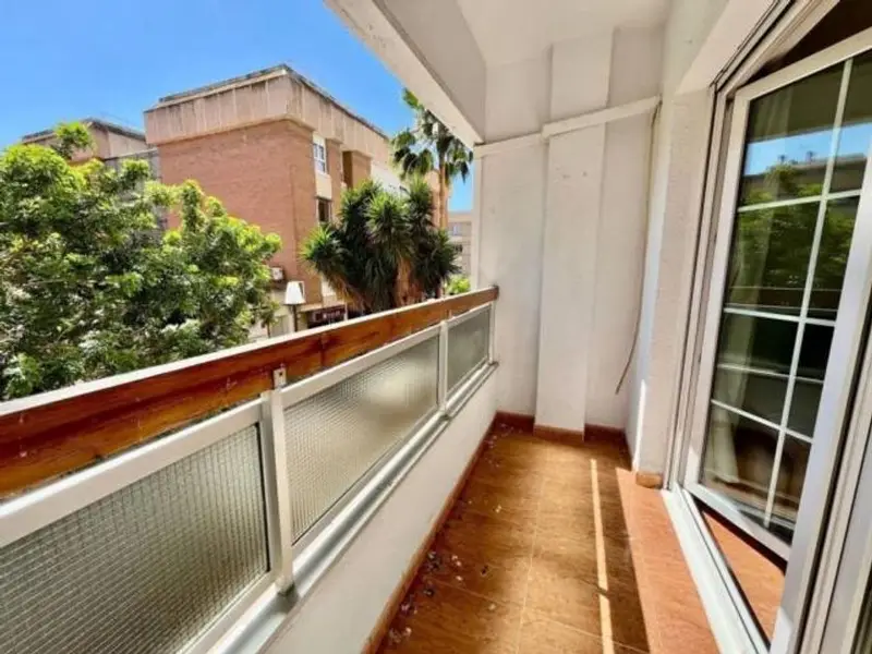 Piso en Almería 4 dormitorios 110m2  Garaje Terraza