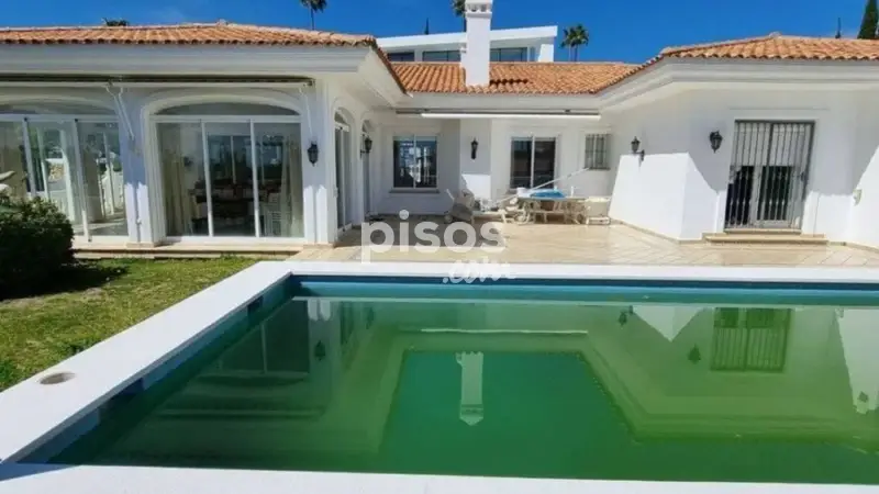 Villa en Alquiler La Alquería Costa del Sol 4 Dormitorios Piscina