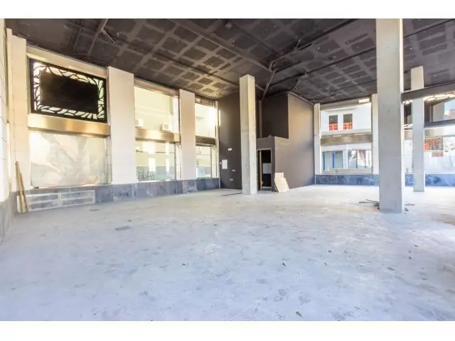 Local Comercial en Alquiler Edificio Riacho Orihuela