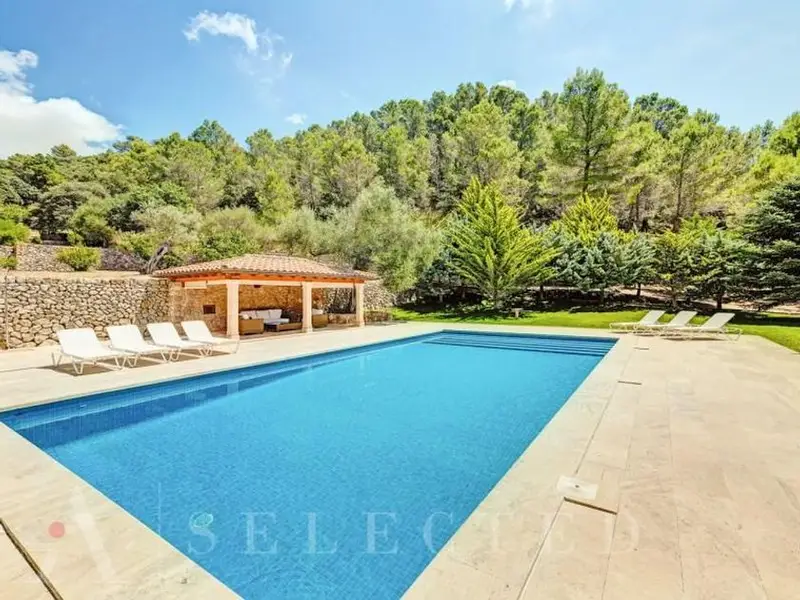 Chalet de Lujo en Bunyola con Piscina y 12 Habitaciones