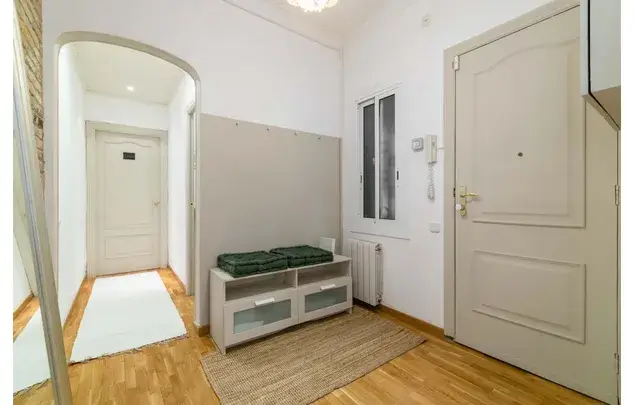 Habitaci
ón 100m
² Gran V
ia de les Corts Catalanes Alquiler