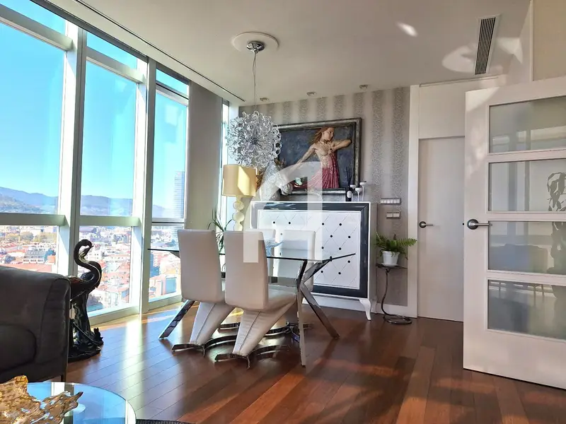 Piso en Venta en Abando Bilbao 2 Dormitorios Garaje Trastero