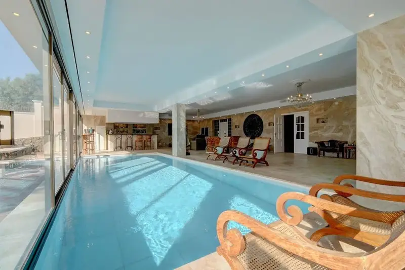 Villa de Lujo en Paraiso Golf con Spa para 20 Personas