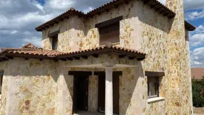 Chalet en venta Casar de Caceres autopromocion 3 viviendas