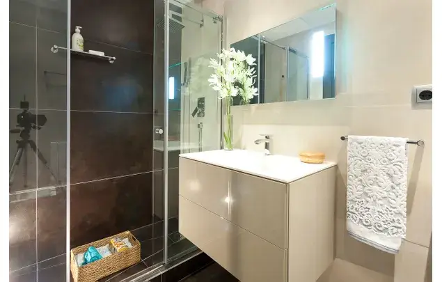 Apartamento Moderno con Terraza Privada en Madrid