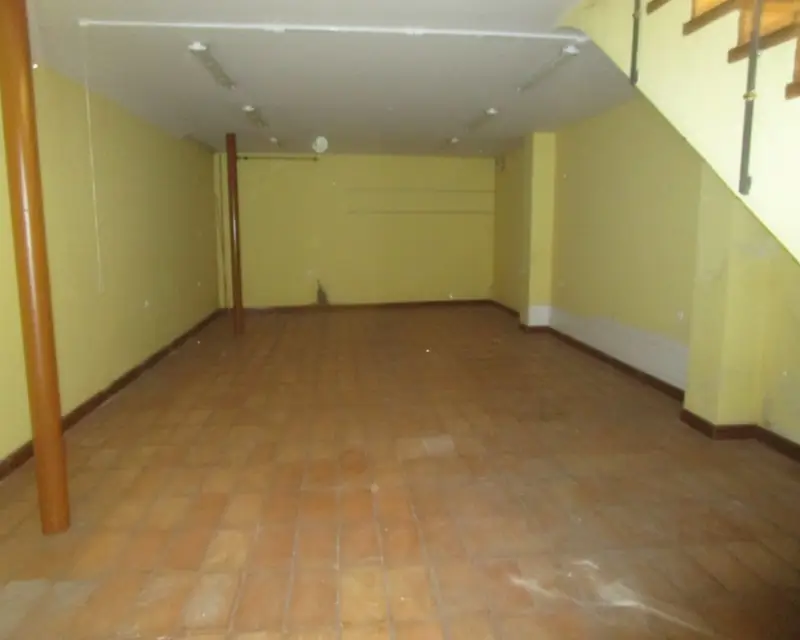 Local en venta en Íscar 301m2 2 baños