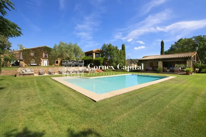 Masía con 5 habitaciones y 12 hectáreas en la Costa Brava