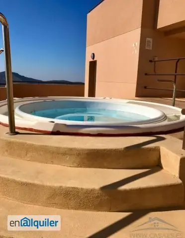 Apartamento en V	car con Terraza y Vistas al Mar