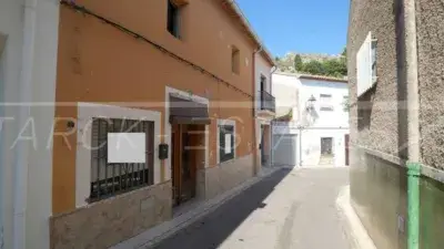 Chalet en Benimeli con Vistas a la Montaña y Gran Potencial