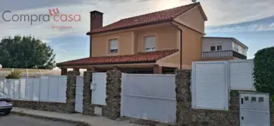 Chalet en Alquiler Espirdo 170m2 4 Habitaciones Piscina Jardin