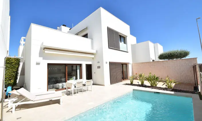 Villa en Venta 3 Dormitorios La Marina Costa Blanca