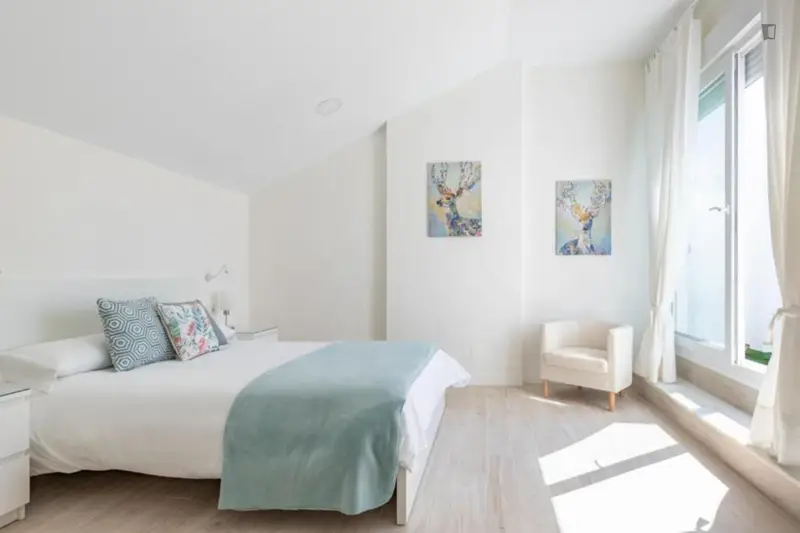 Un piso de 3 habitaciones, con área al aire libre