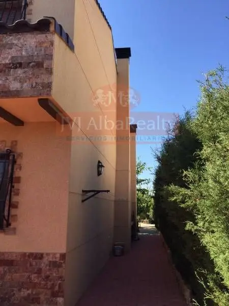 Venta Parcela con Piscina en La Milagrosa Albacete