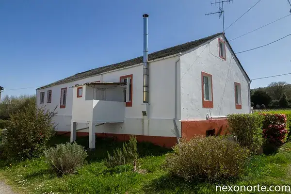 Casa de Piedra en Lugo con 3 Plantas y 541m2