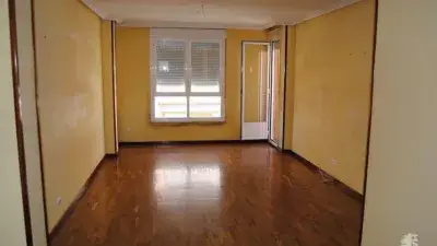 Piso en Venta La Bañeza Leon 3 Dormitorios 2 Baños Garaje Trastero