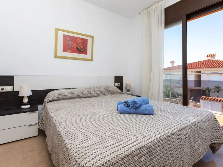 Casa-Villa de 4 Dormitorios alquiler Miami Playa, España