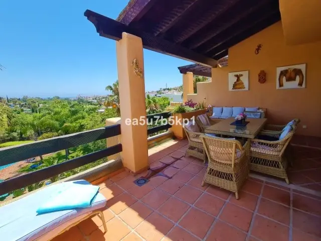 Piso de 2 Dormitorios en venta Milla de Oro, España