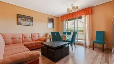 Apartamento en venta en Carvajal con vistas al mar
