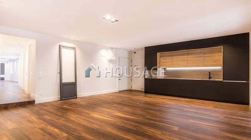 Piso en venta en Madrid centro, reformado con vistas a la Puerta del Sol
