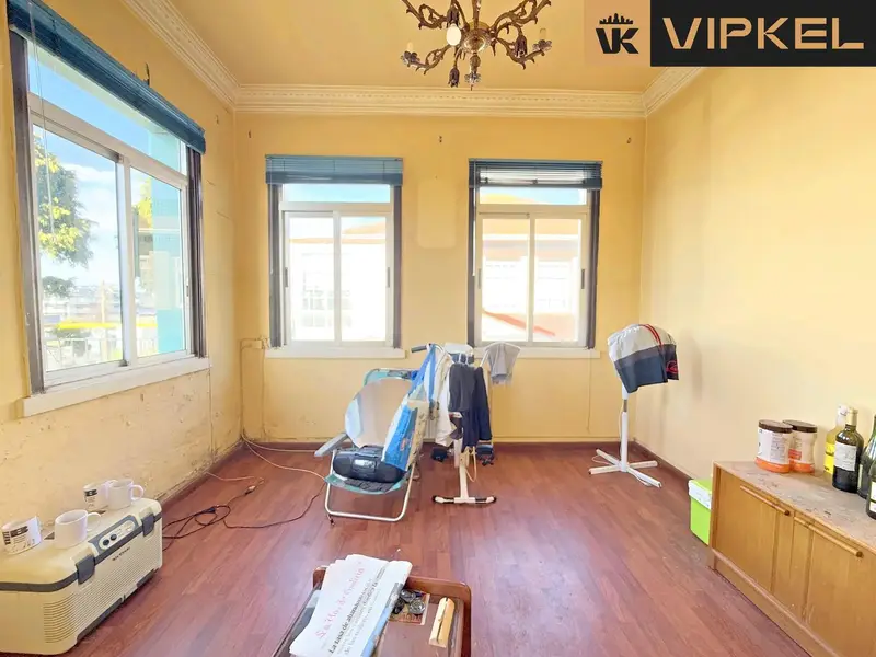 Casa en Eiris para reformar con gran terreno