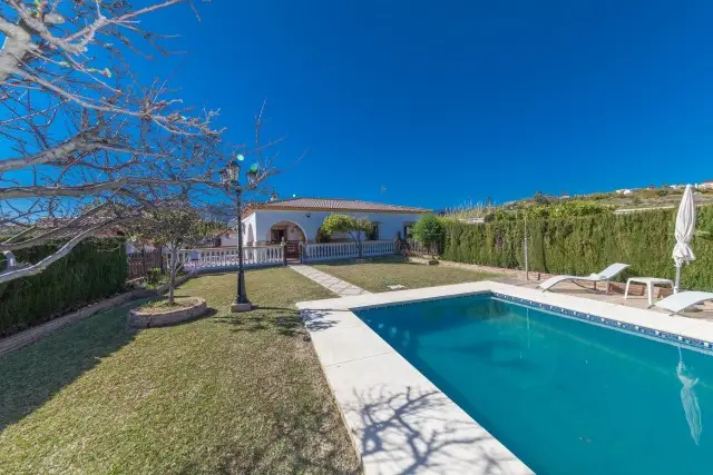 Villa 3 Dormitorios en Venta El Padron