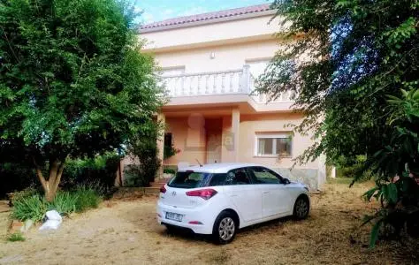 Chalet independiente en Avila con 6 habitaciones y parcela de 1200m2