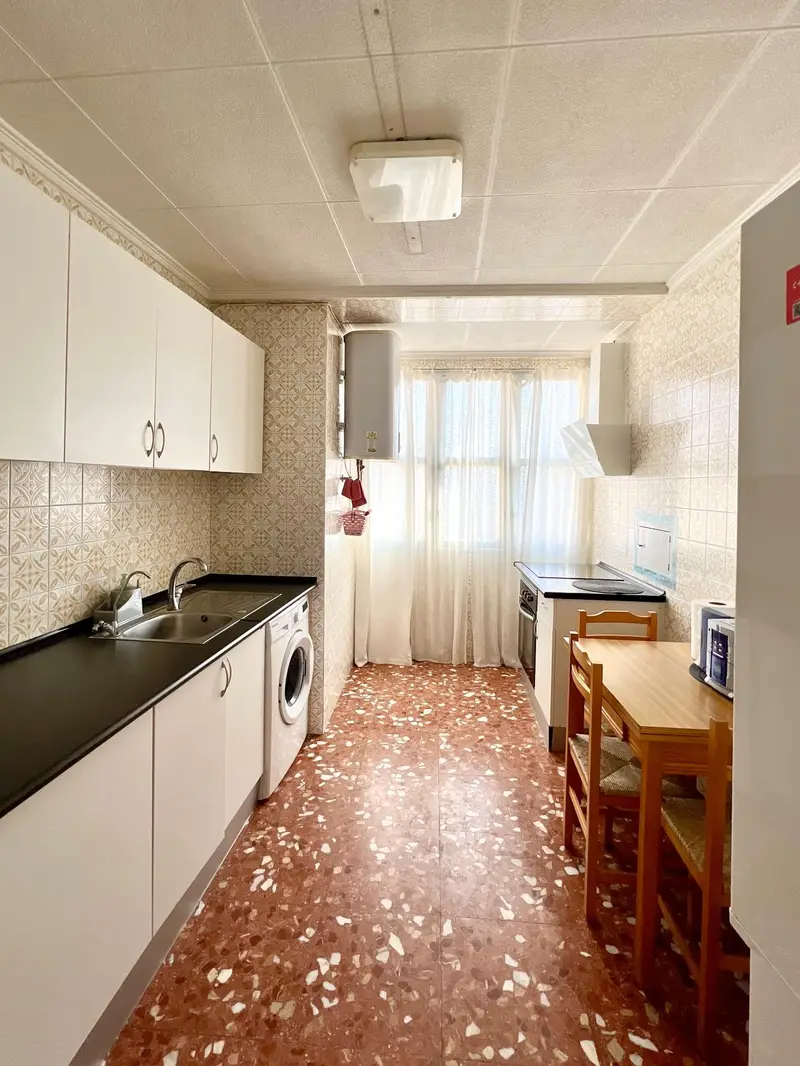 Venta de piso con terraza en Juan Pablo II-La Torreta (Alicante), La Florida