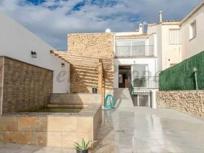 Casa con Vistas Espectaculares en Alhama de Granada