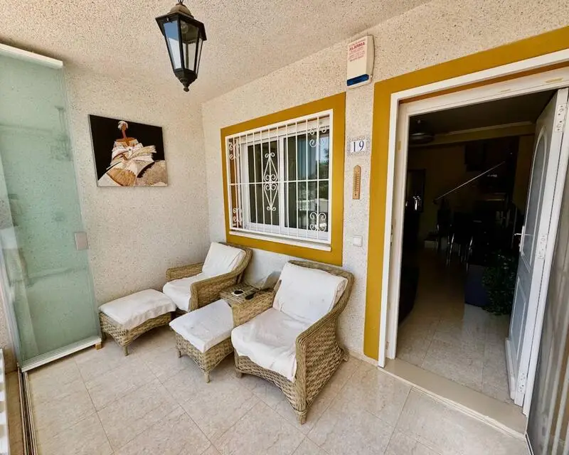 Adosado en Doña Pepa Alicante 2 Dormitorios Jardin Privado