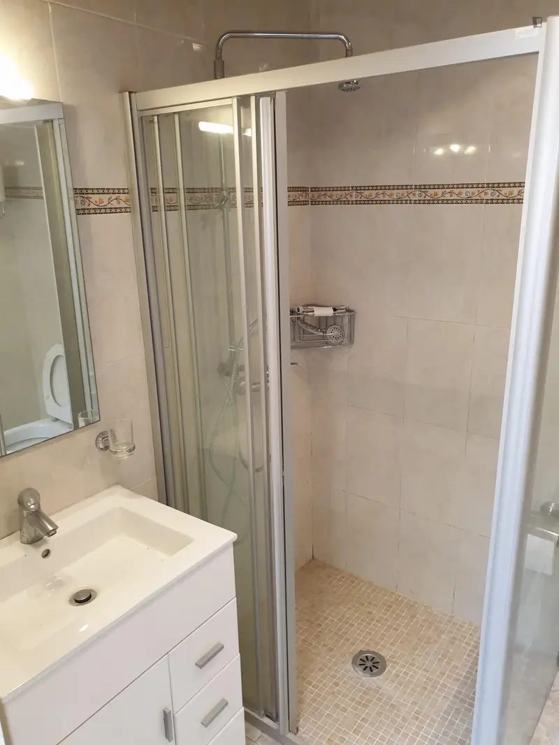Habitacion Doble Amplia Cerca Metro Collblanc