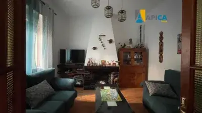 Casa Adosada en Venta a Reformar en La Linea